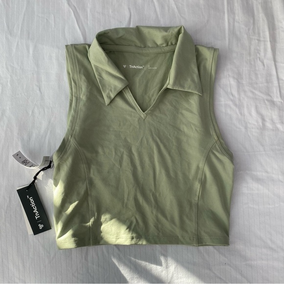 BNWT TNAction Outlast Workout Top - Picture 1 of 3